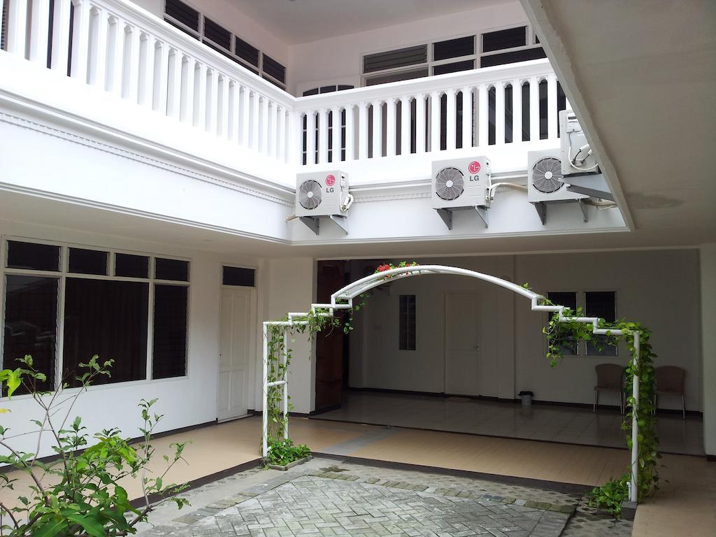 Loxy Inn Surabaya Dış mekan fotoğraf
