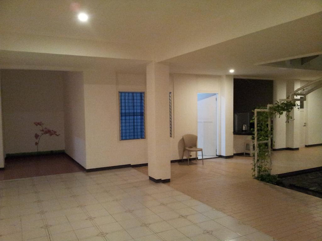 Loxy Inn Surabaya Dış mekan fotoğraf